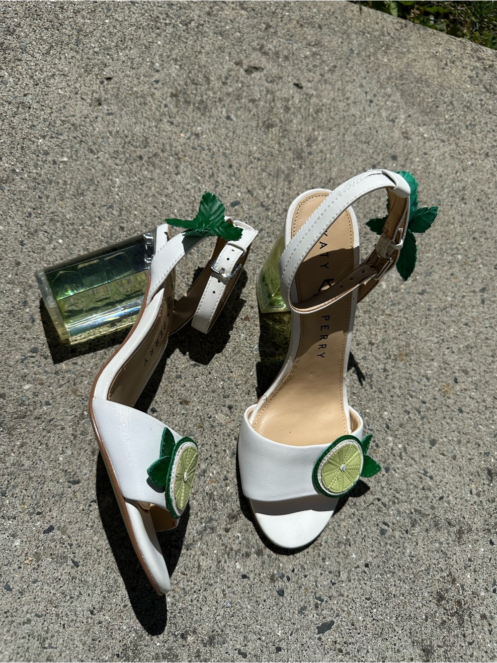Katy Perry Collections White Sandals with Lime Appliqué - Picture 2 of 4